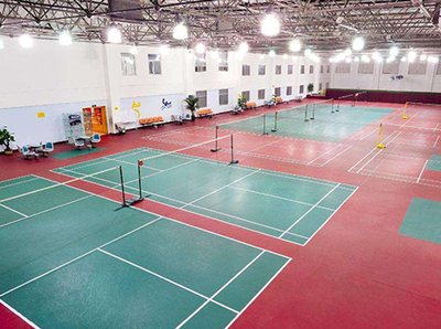 羽毛球场