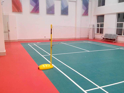 羽毛球场设备